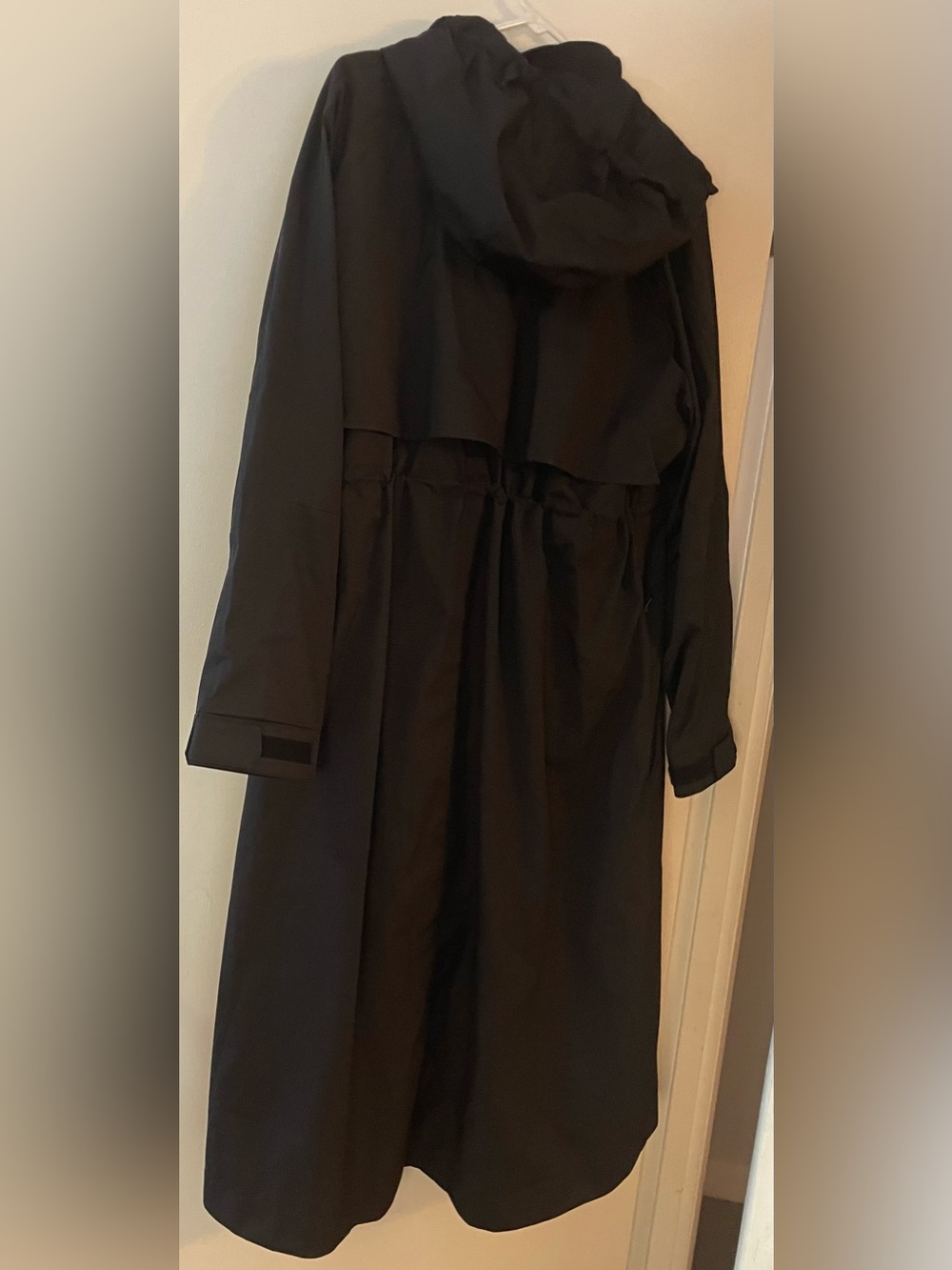 Quince Weatherproof Rain Trench Coat in True Black L - Picture 7 of 9